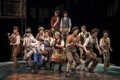 Newsies at The Marriott Theatre: Pomp and Papes